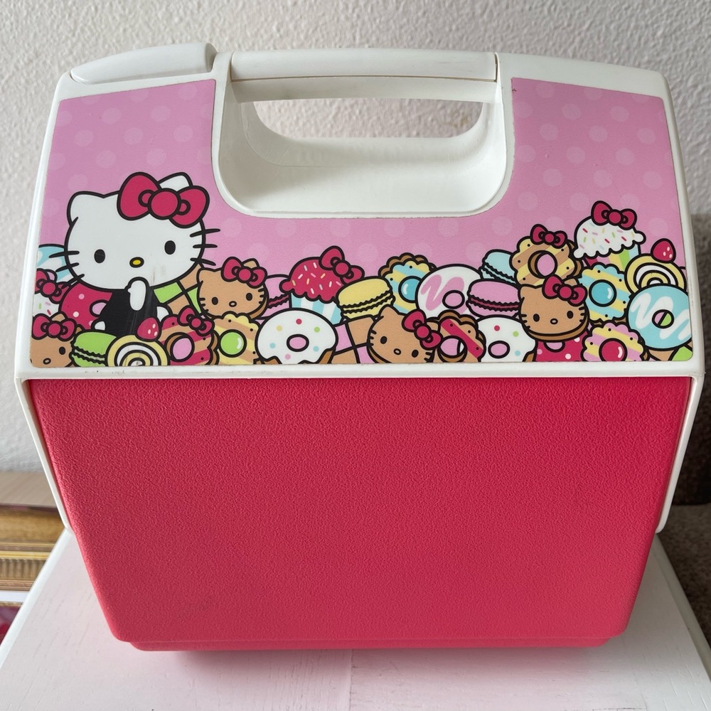 Sanrio Hello Kitty Cafe Igloo Ice Chest Cooler 7Qt Lunch Pail Pink Pastry Donut